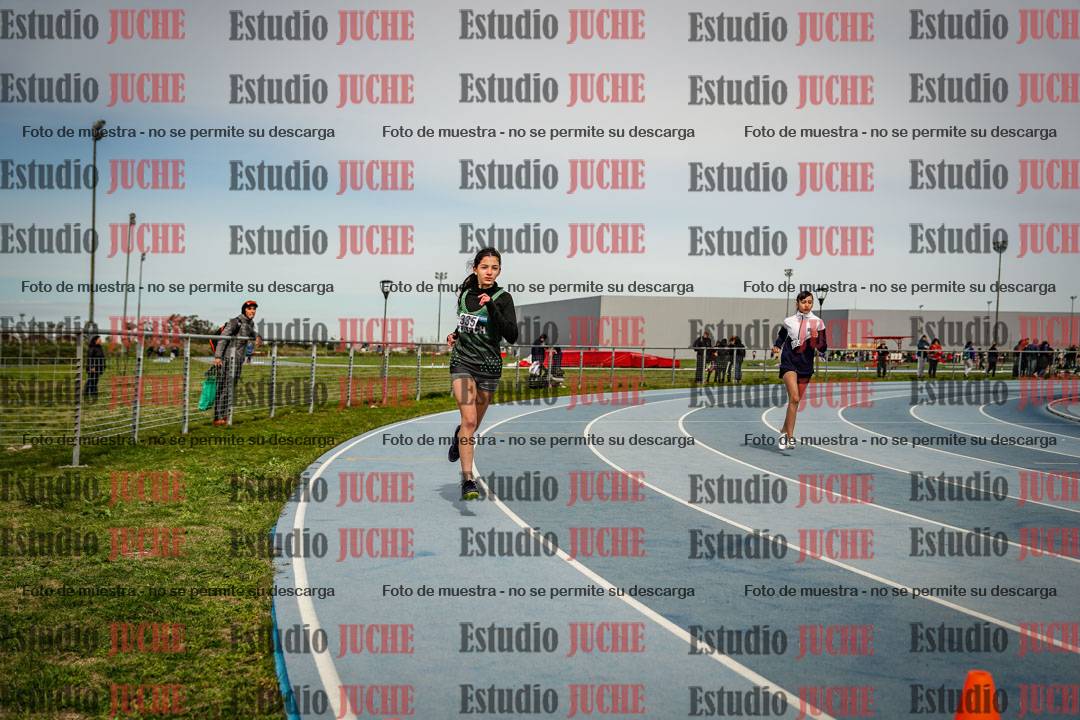 Fotos de los 800 m llanos de mujeres - U14