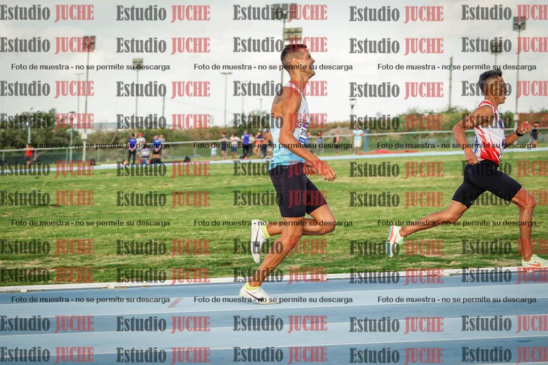 Fotos de los 800 m llanos de varones