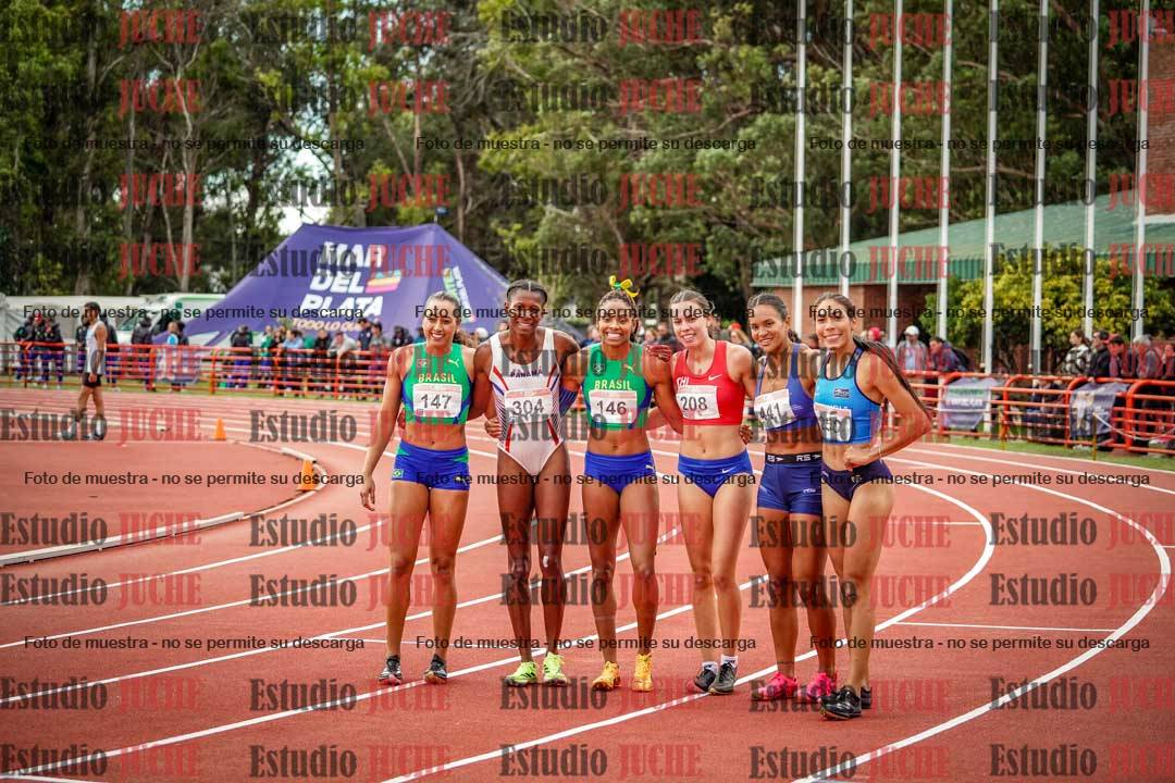 Fotos de algunos extras y podios del día 3
