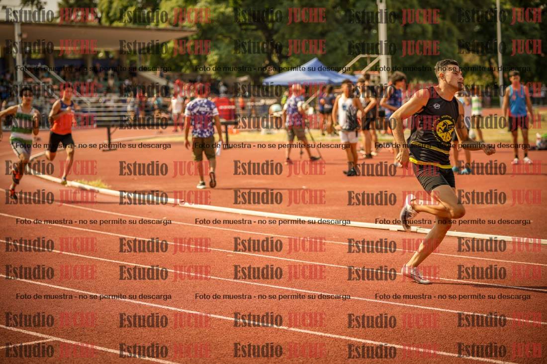 Fotos de los 400 m llanos de varones