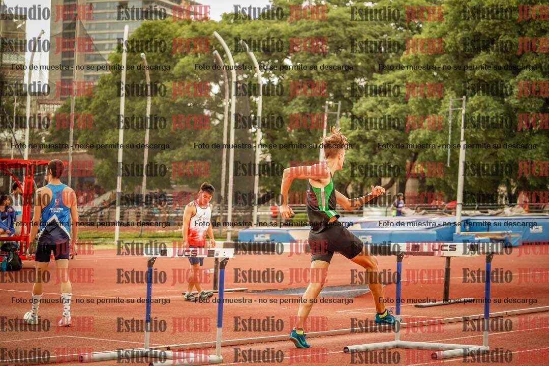 Fotos de los 400 m con vallas de varones
