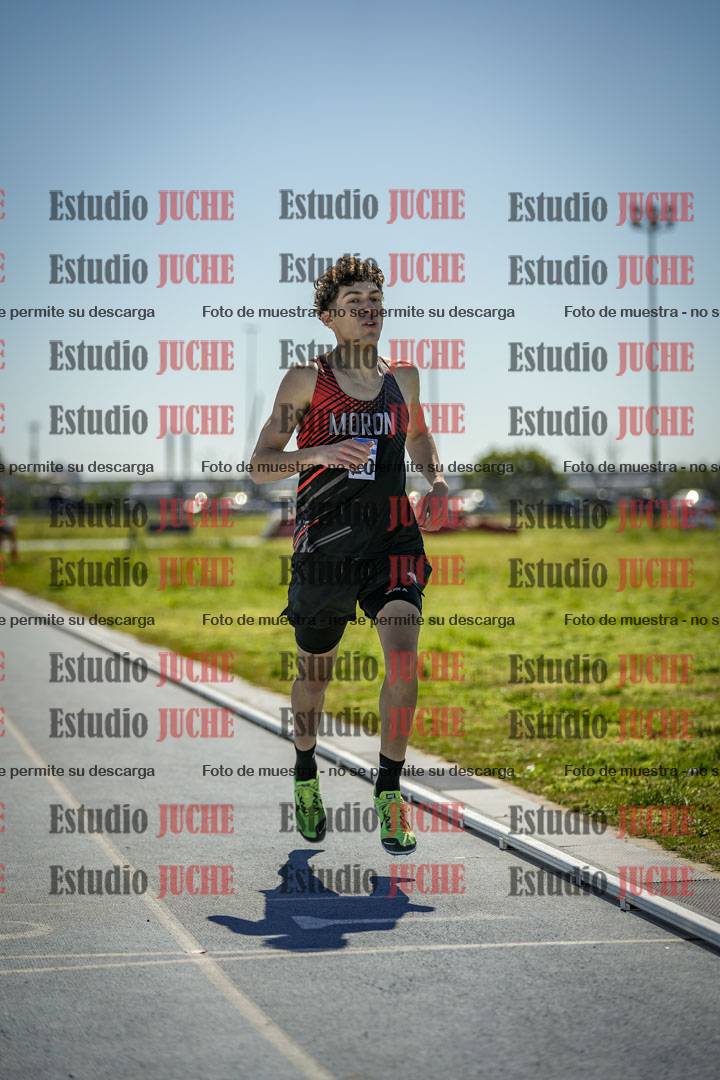 Fotos de los 800 m llanos de varones