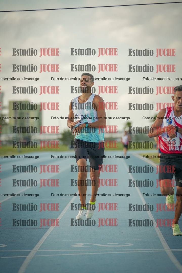 Fotos de los 800 m llanos de varones