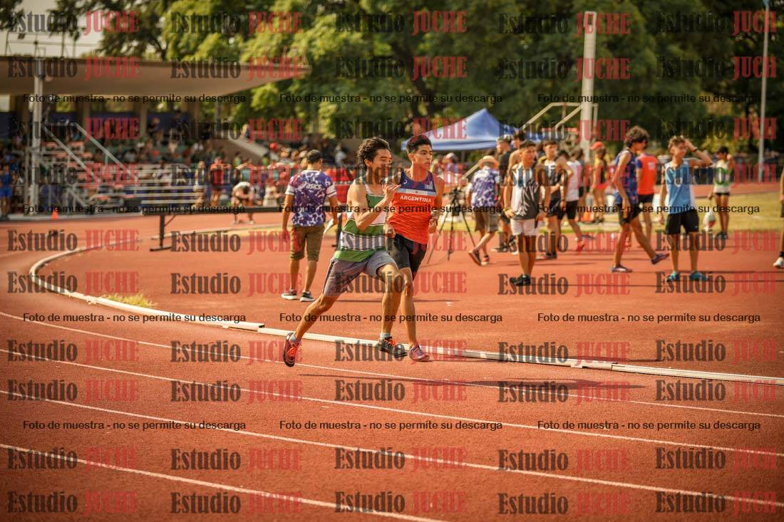 Fotos de los 400 m llanos de varones