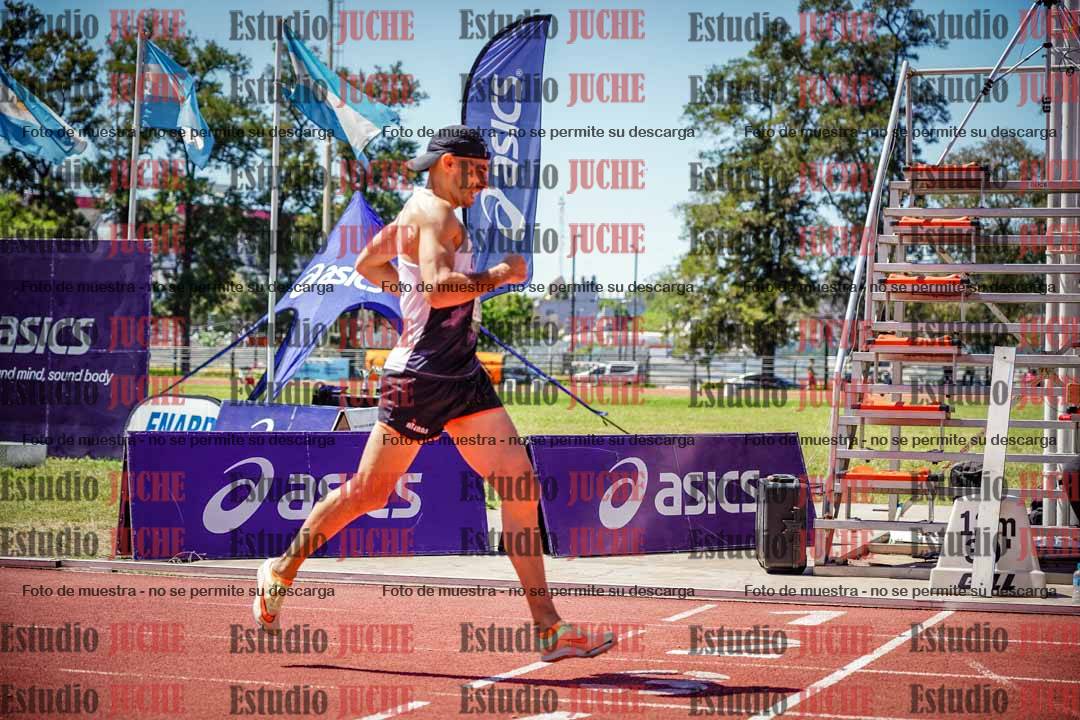 Fotos de los 800 m llanos de varones