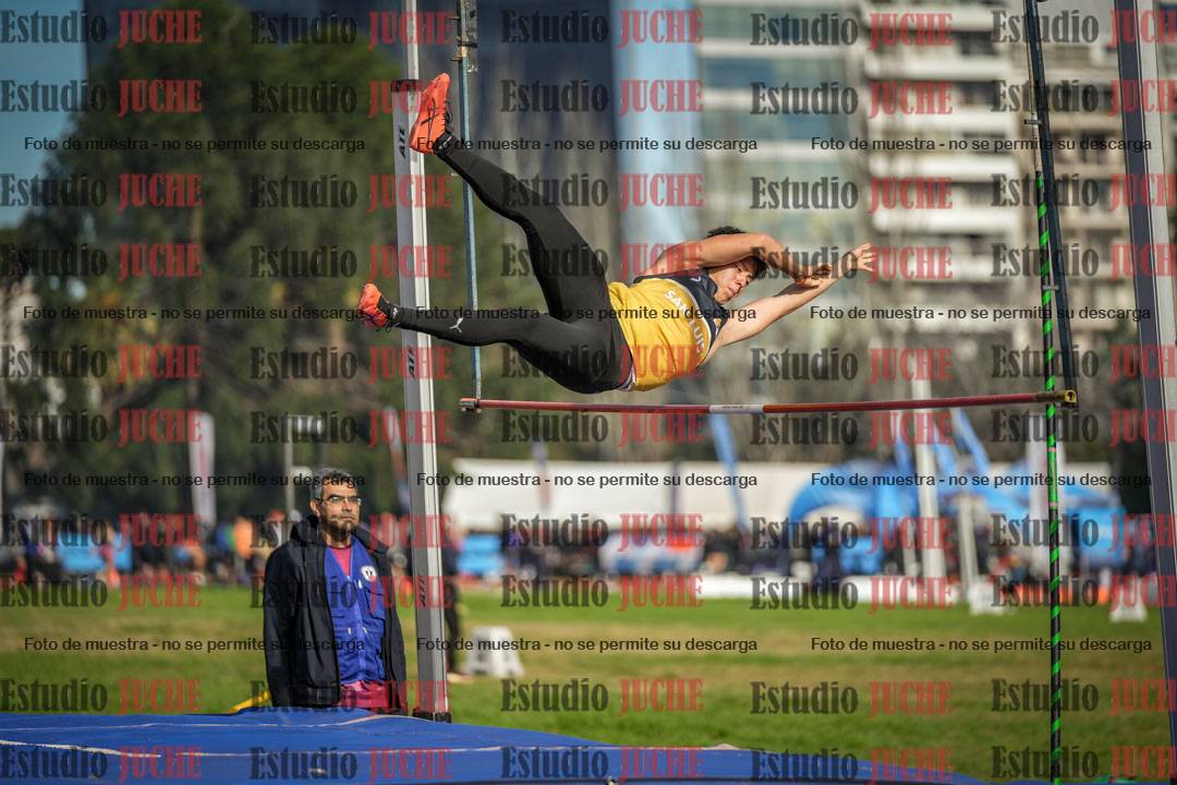 Fotos del salto con garrocha de varones - decatlón 8