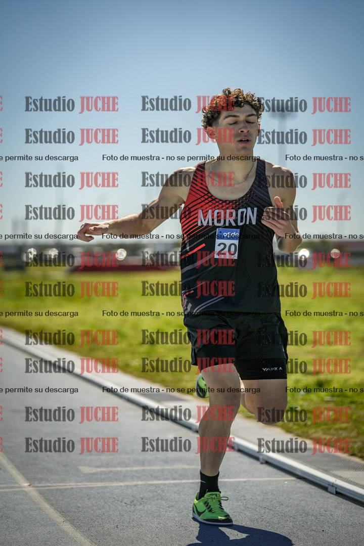 Fotos de los 800 m llanos de varones