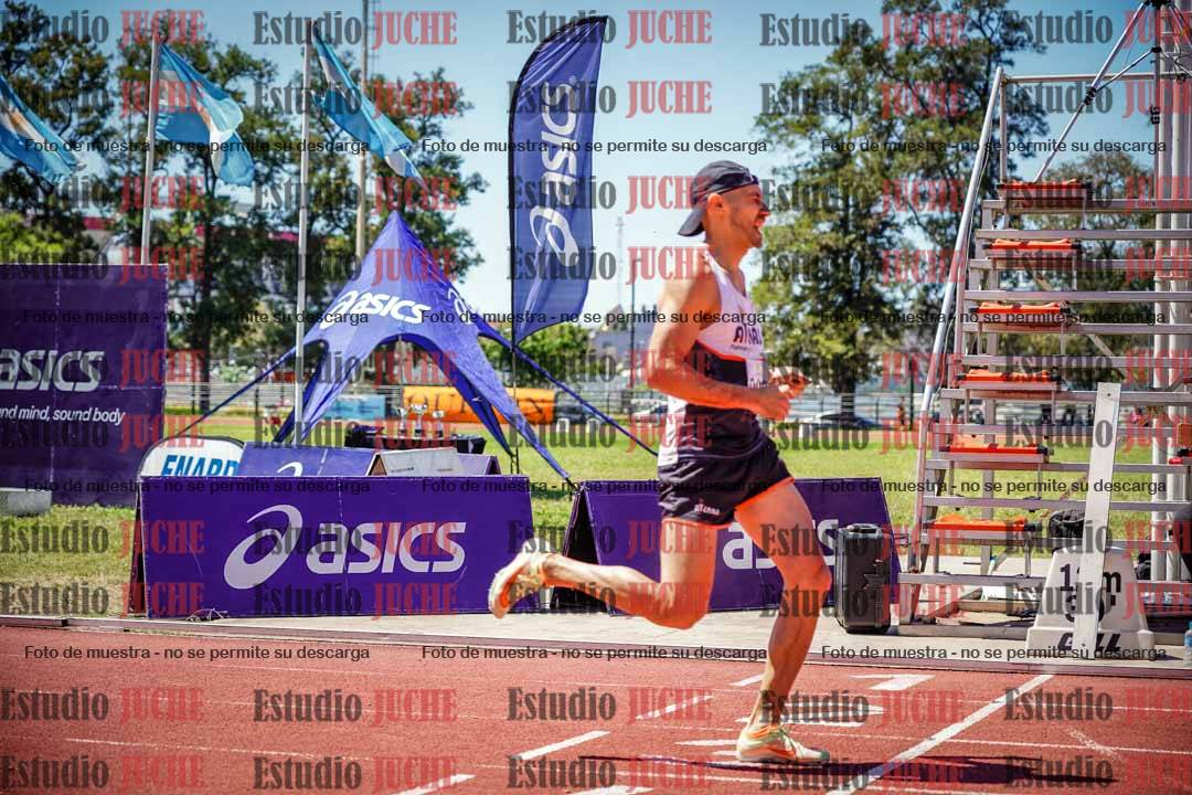 Fotos de los 800 m llanos de varones