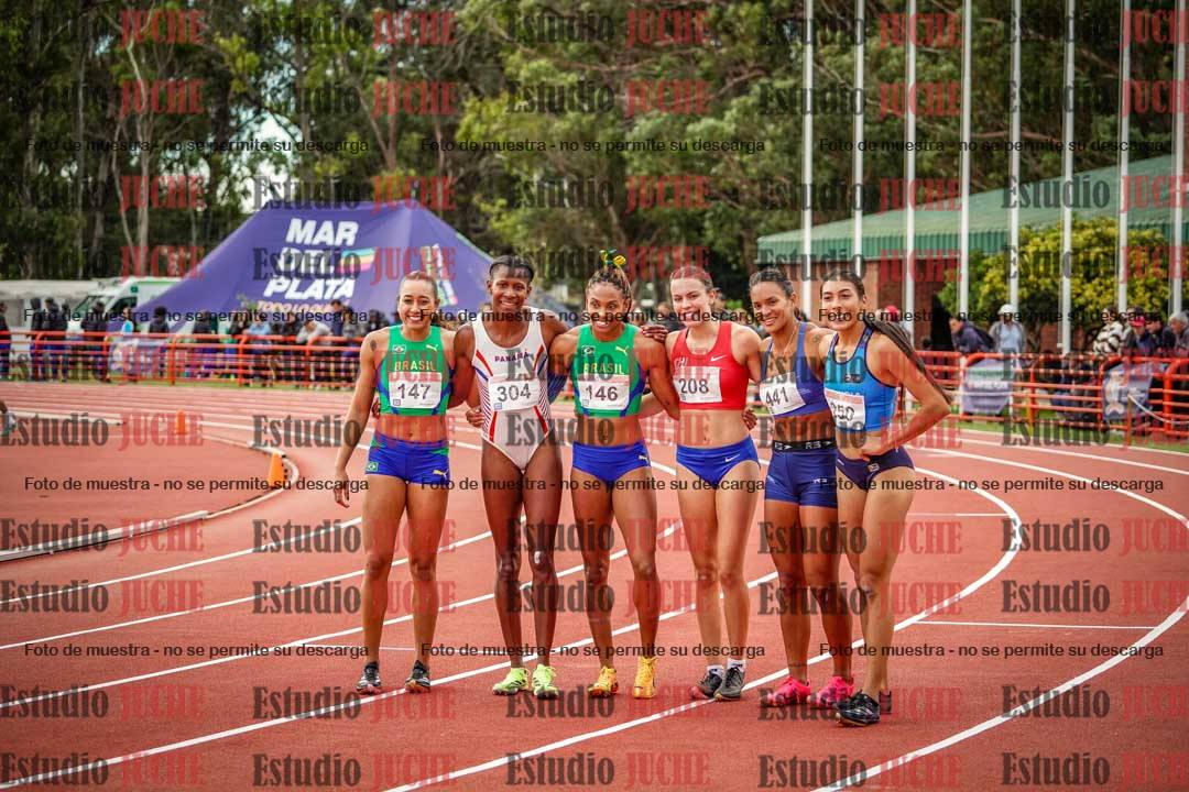 Fotos de algunos extras y podios del día 3