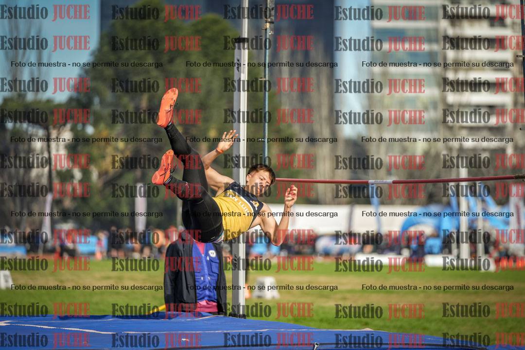 Fotos del salto con garrocha de varones - decatlón 8