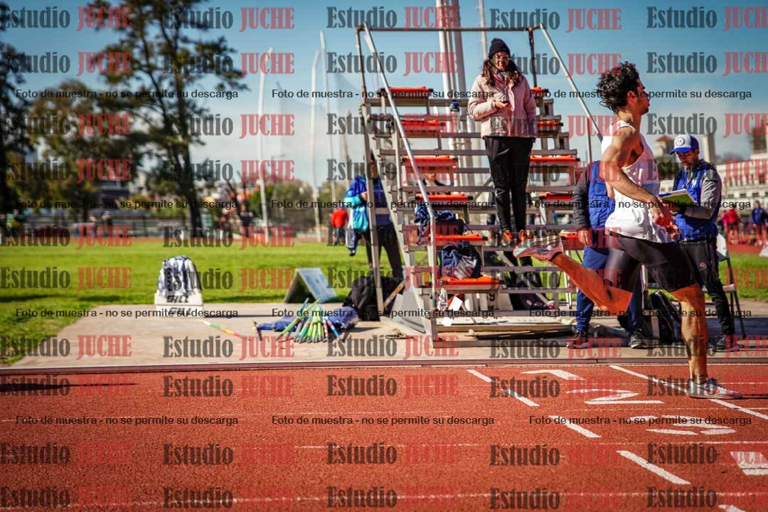 Fotos de los 800 m llanos de varones