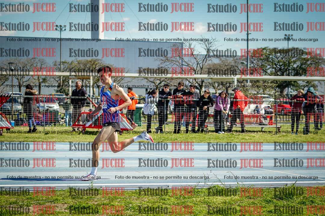 Fotos de los 800 m llanos de varones