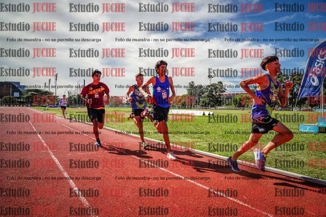 Fotos de los 600 m llanos de varones