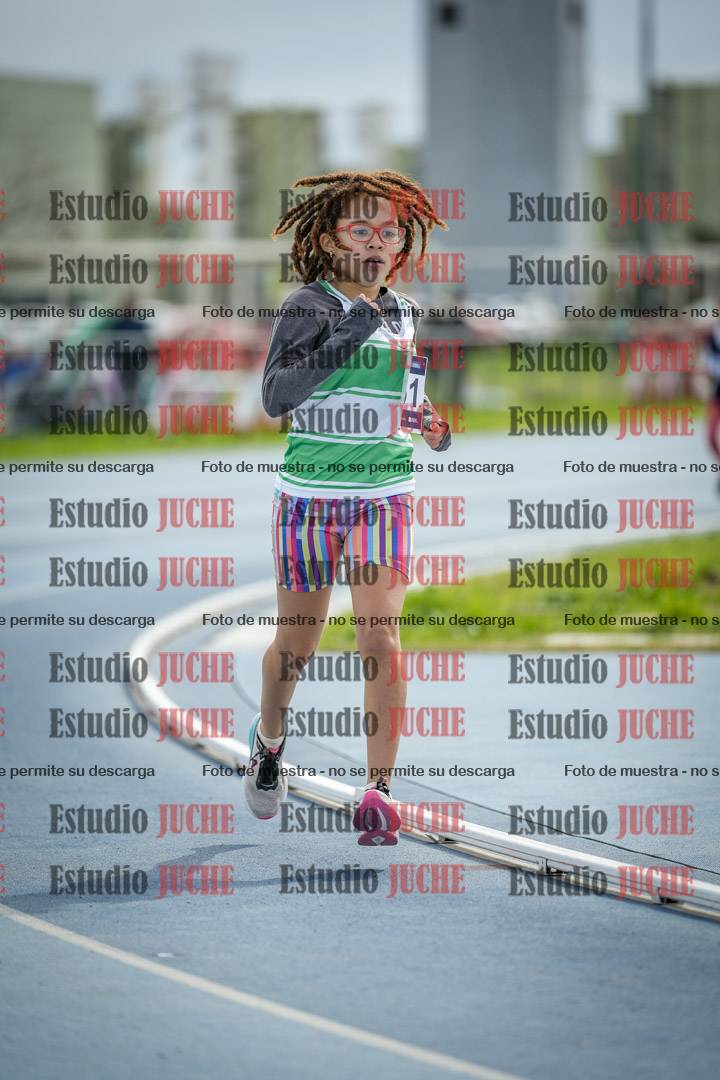 Fotos de los 800 m llanos de mujeres - U14