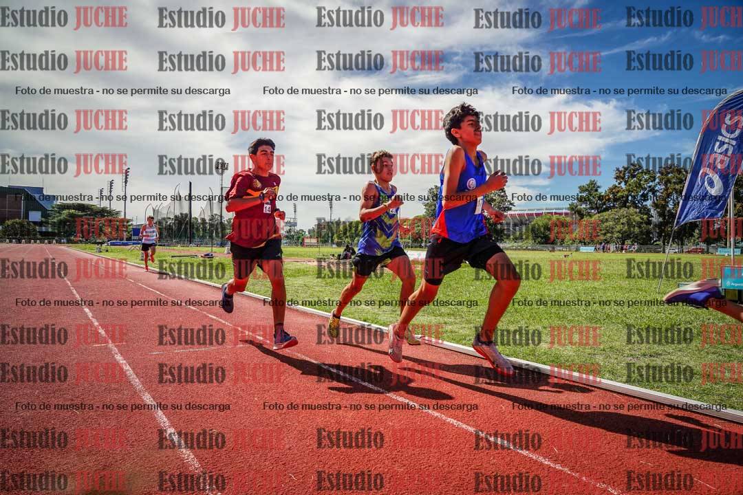 Fotos de los 600 m llanos de varones
