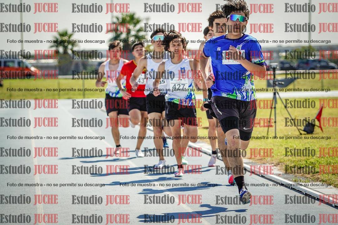 Fotos de los 800 m llanos de varones