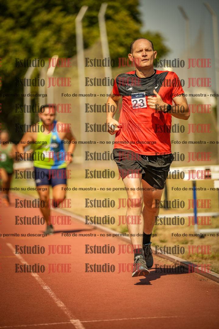 Fotos de los 3000 m llanos de varones