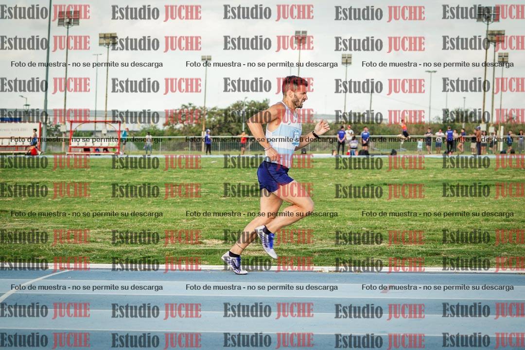 Fotos de los 800 m llanos de varones