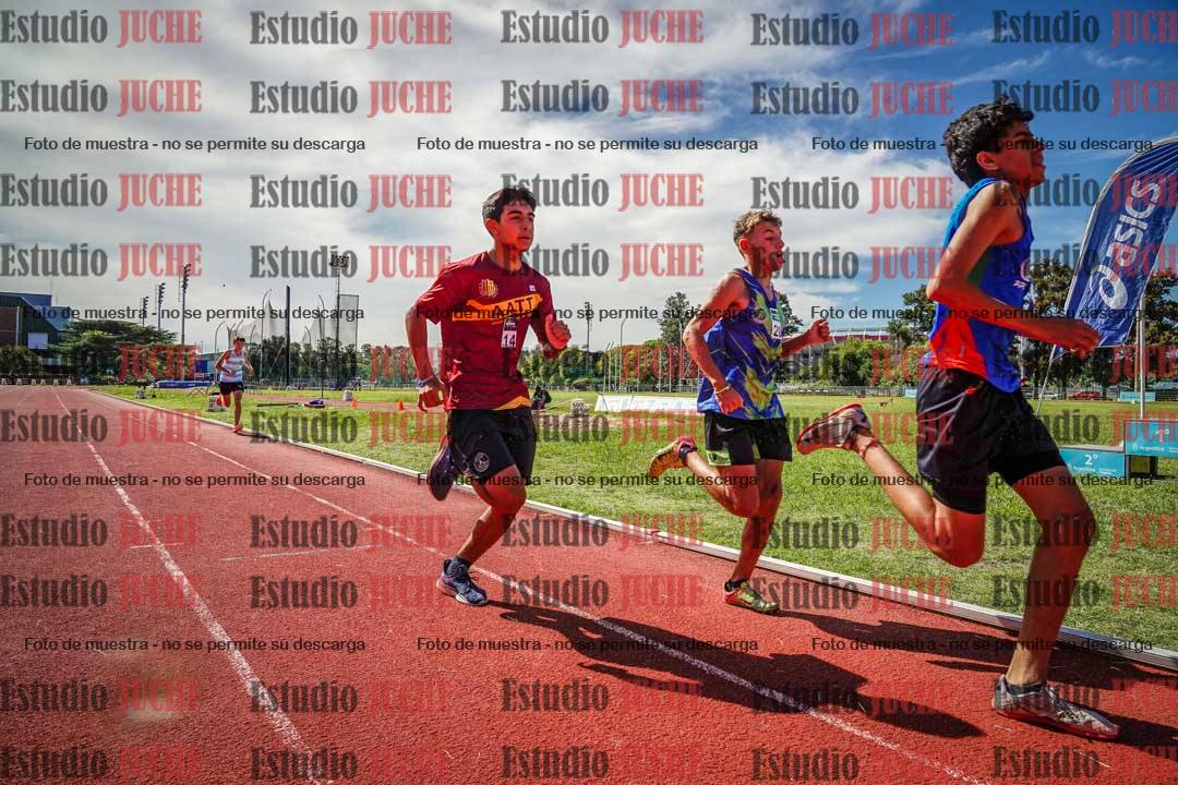 Fotos de los 600 m llanos de varones