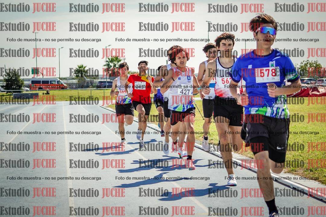 Fotos de los 800 m llanos de varones