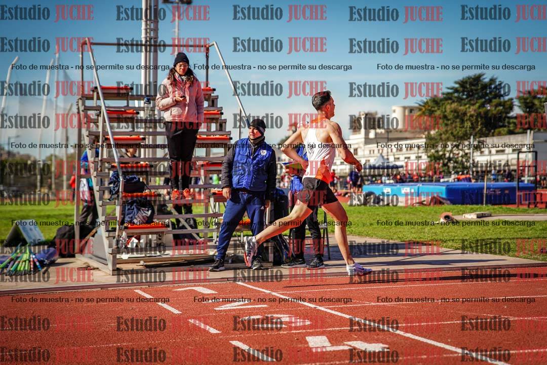 Fotos de los 800 m llanos de varones