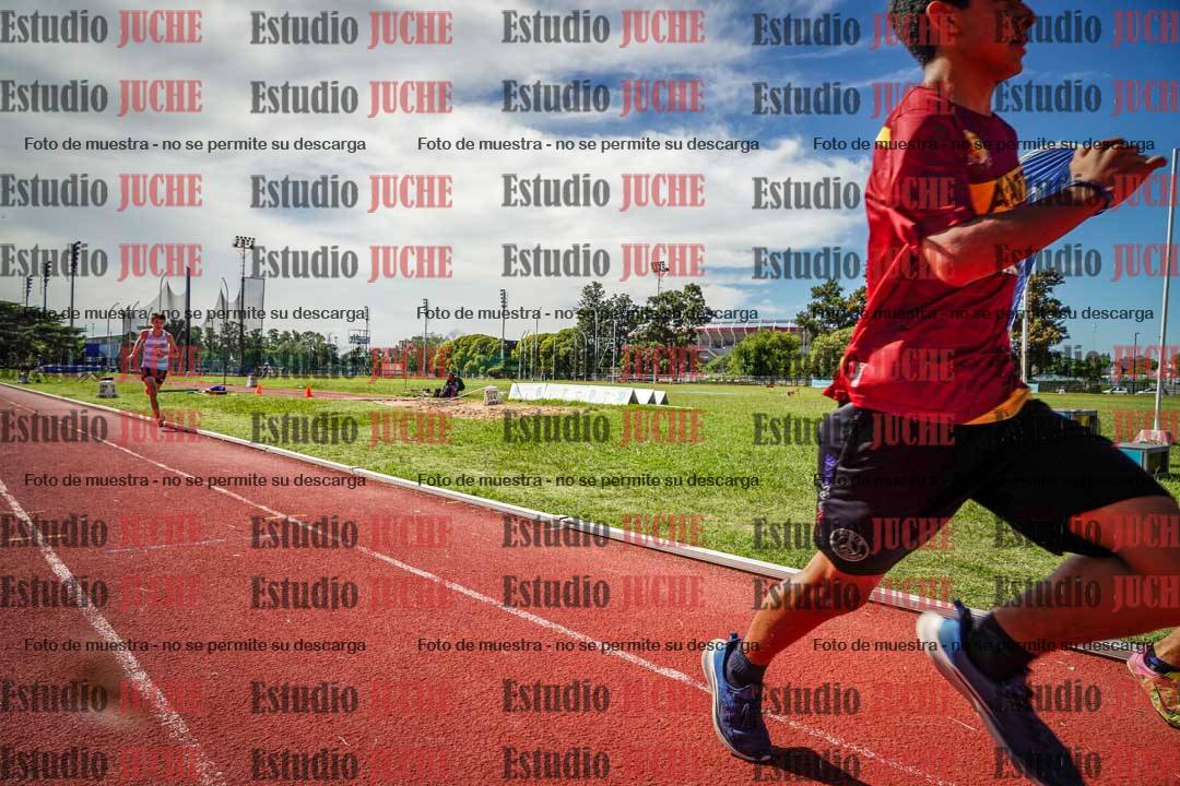 Fotos de los 600 m llanos de varones