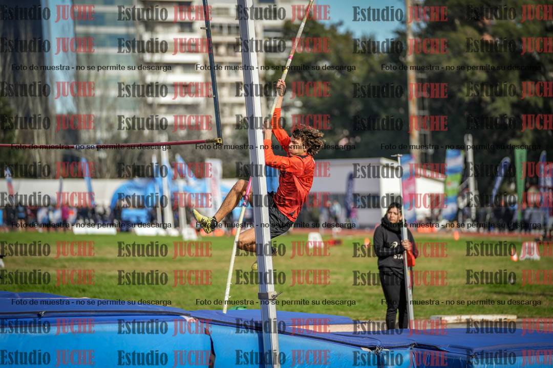 Fotos del salto con garrocha de varones - decatlón 8