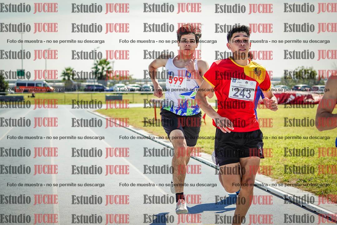 Fotos de los 800 m llanos de varones