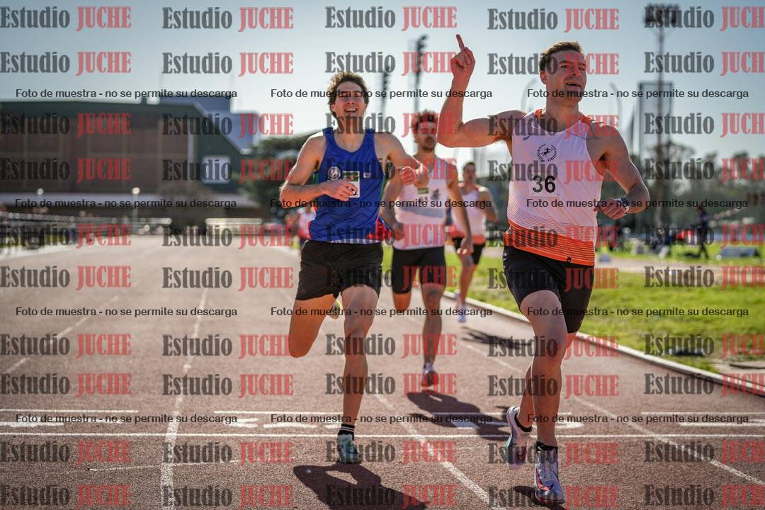 Fotos de los 800 m llanos de varones