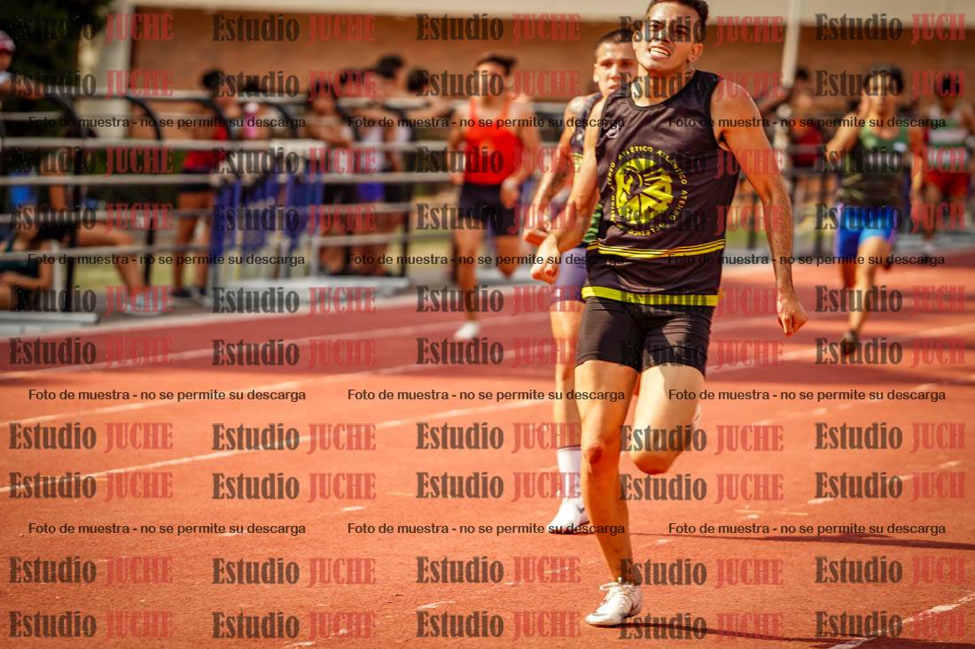 Fotos de los 400 m llanos de varones