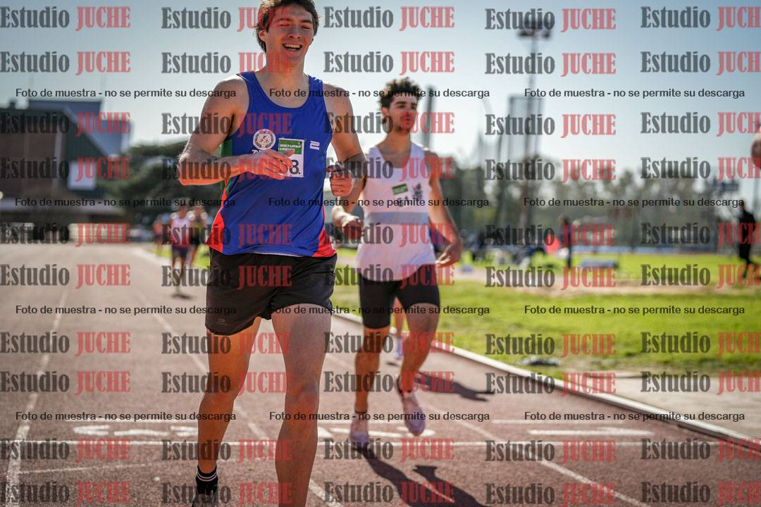 Fotos de los 800 m llanos de varones