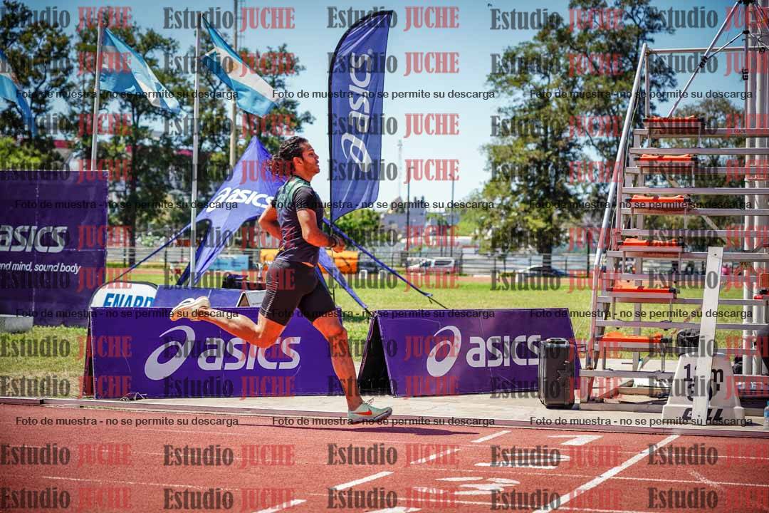 Fotos de los 800 m llanos de varones