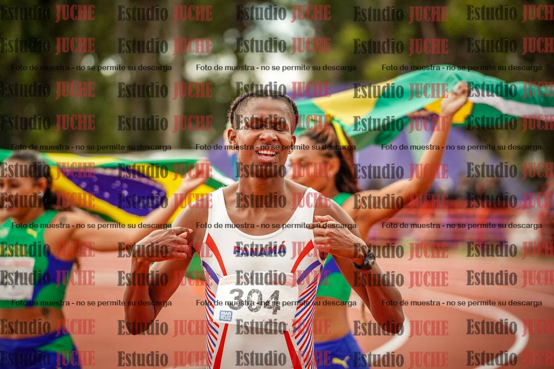 Fotos de algunos extras y podios del día 3
