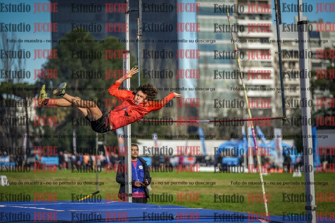 Fotos del salto con garrocha de varones - decatlón 8