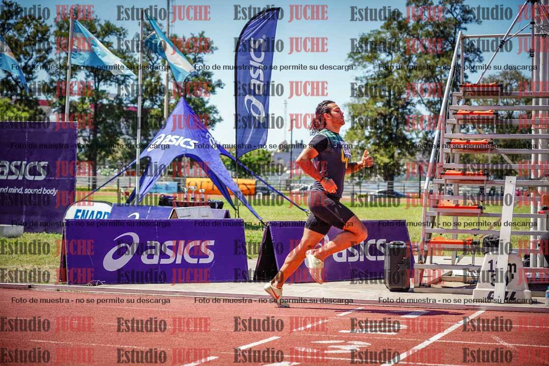 Fotos de los 800 m llanos de varones