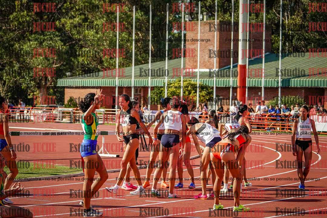 Fotos de algunos extras y podios del día 1