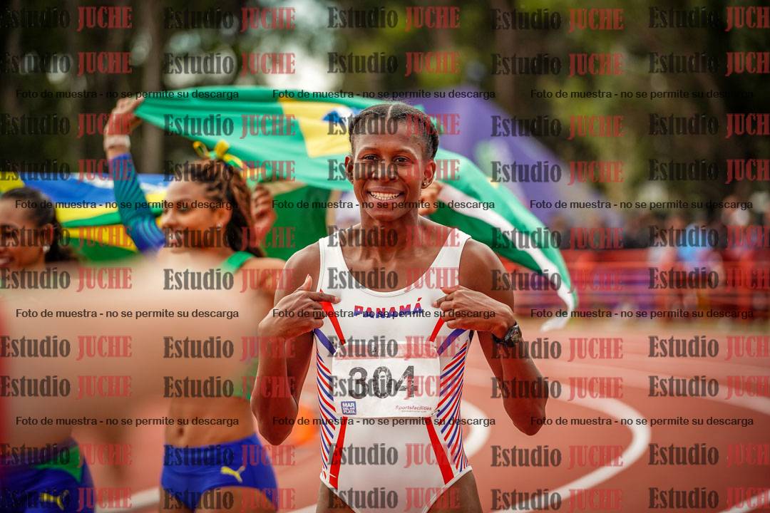 Fotos de algunos extras y podios del día 3