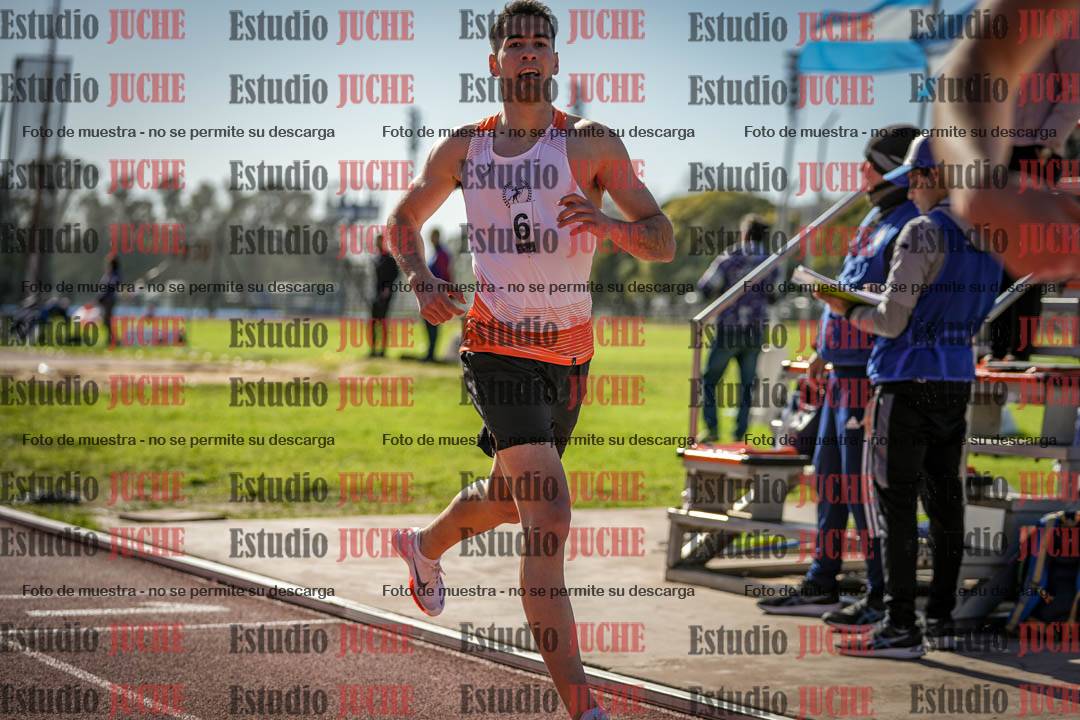 Fotos de los 800 m llanos de varones