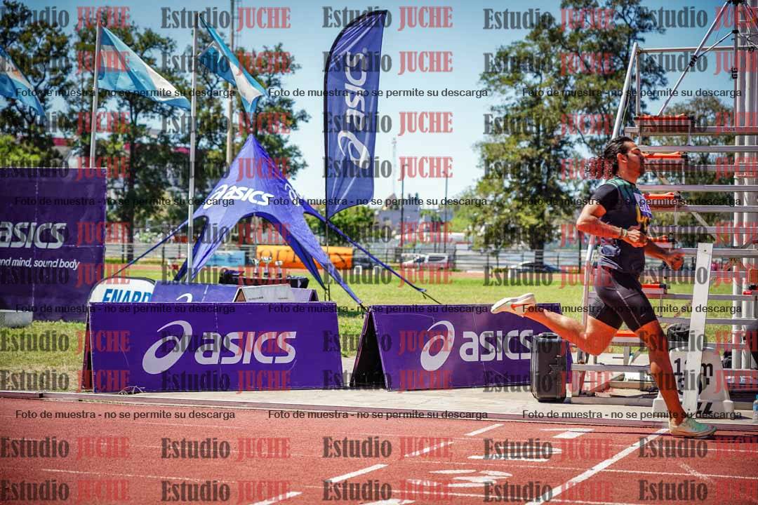 Fotos de los 800 m llanos de varones