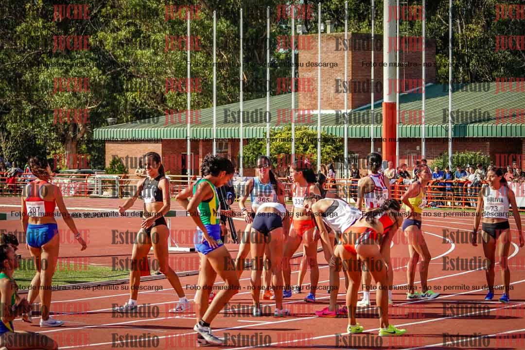 Fotos de algunos extras y podios del día 1