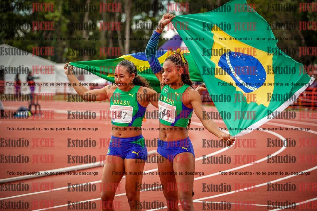 Fotos de algunos extras y podios del día 3