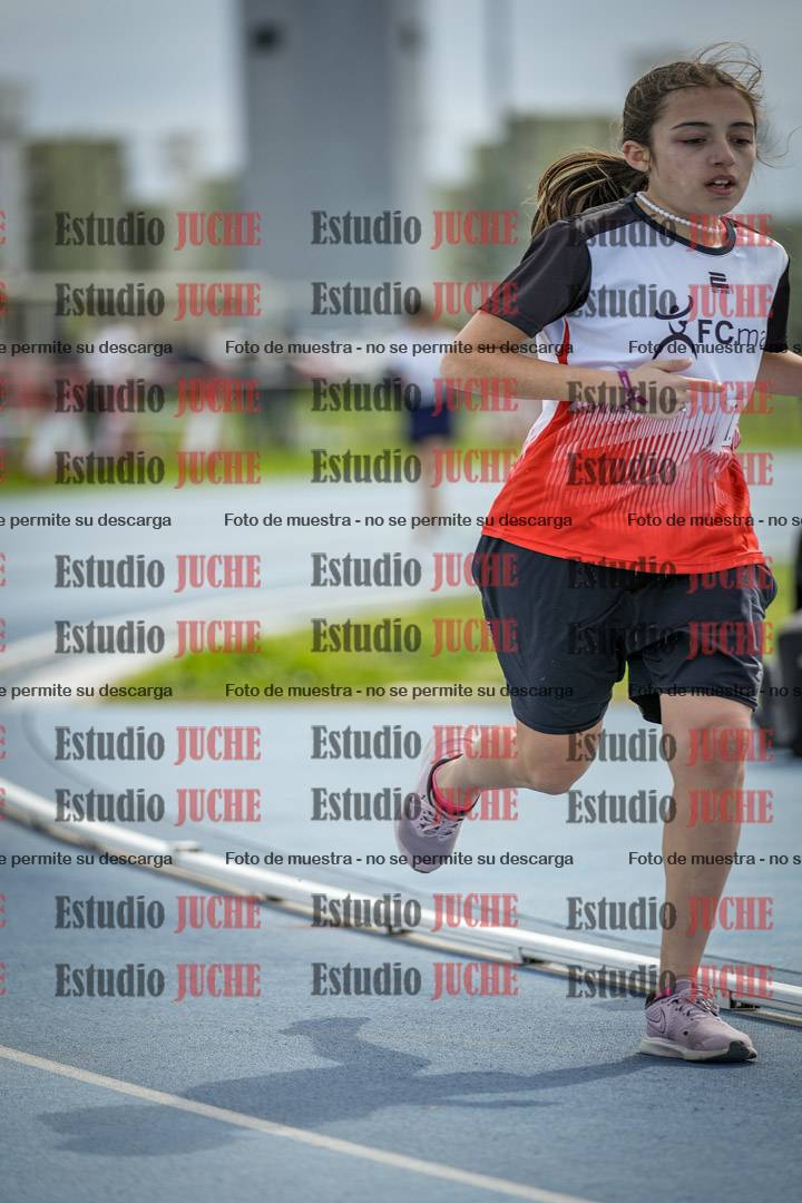 Fotos de los 800 m llanos de mujeres - U14