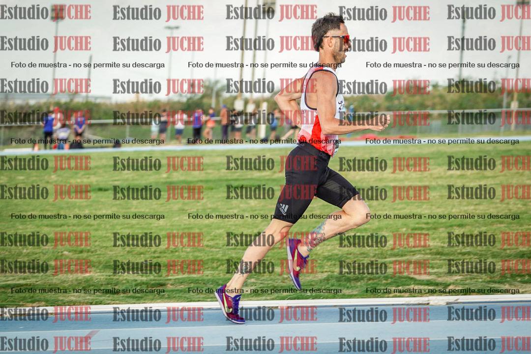 Fotos de los 800 m llanos de varones
