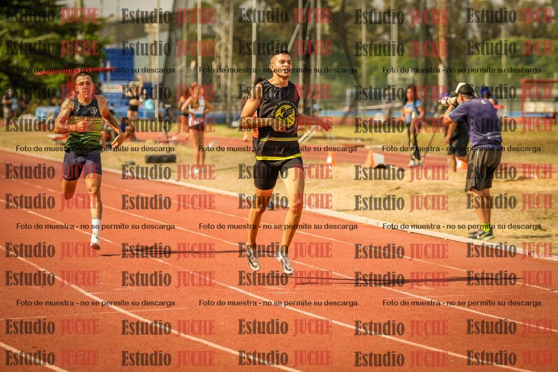 Fotos de los 400 m llanos de varones