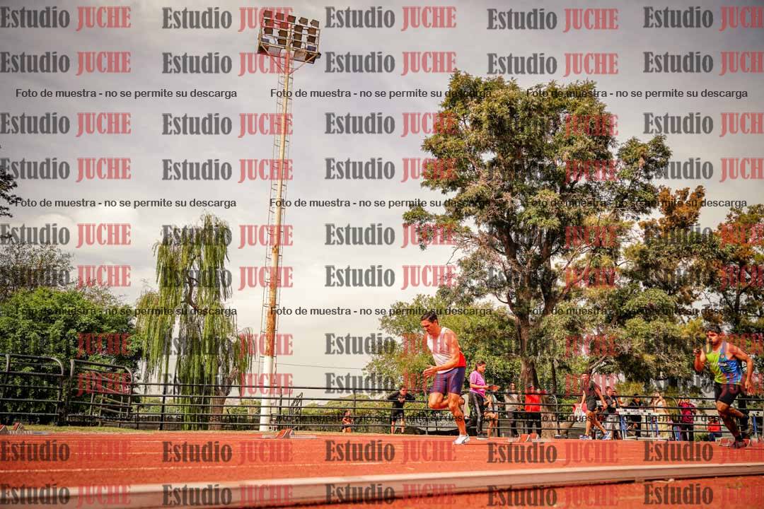 Fotos de los 200 m llanos de varones