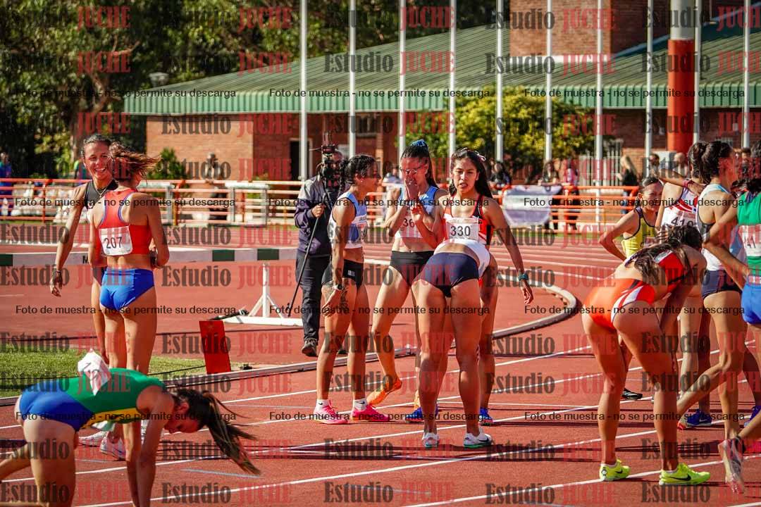 Fotos de algunos extras y podios del día 1