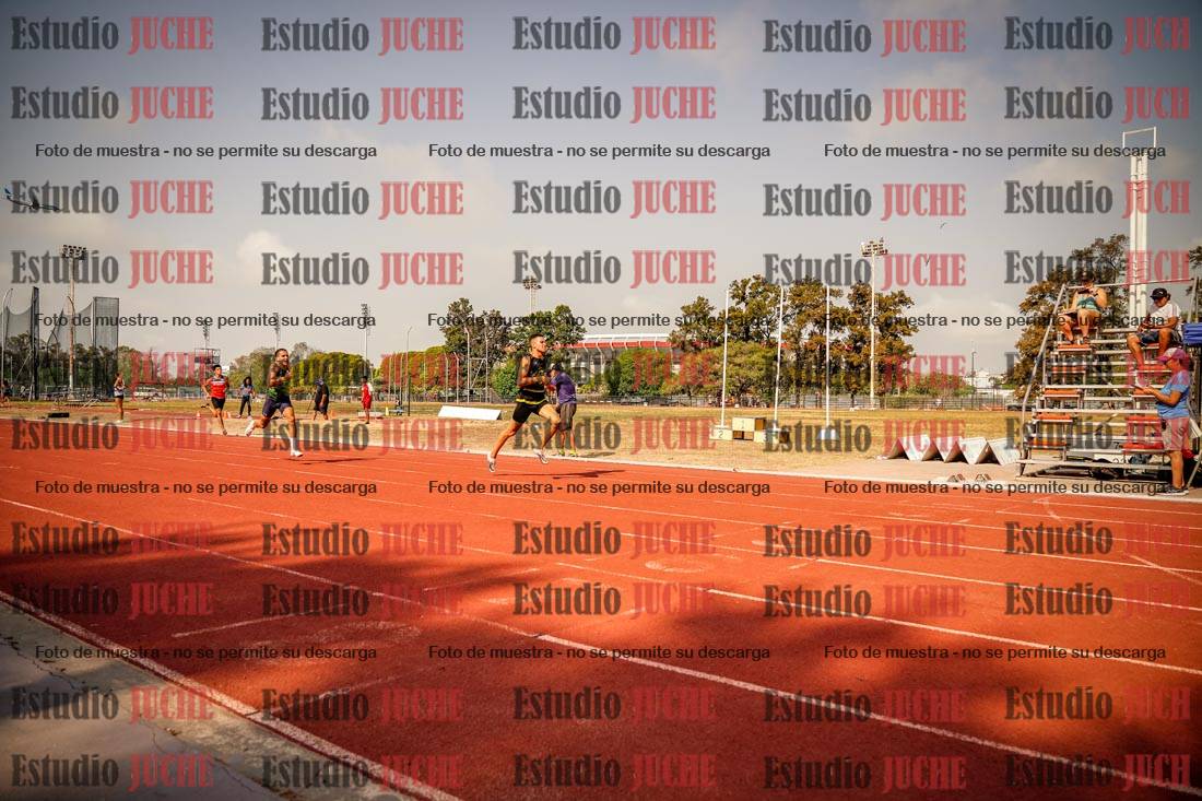Fotos de los 400 m llanos de varones