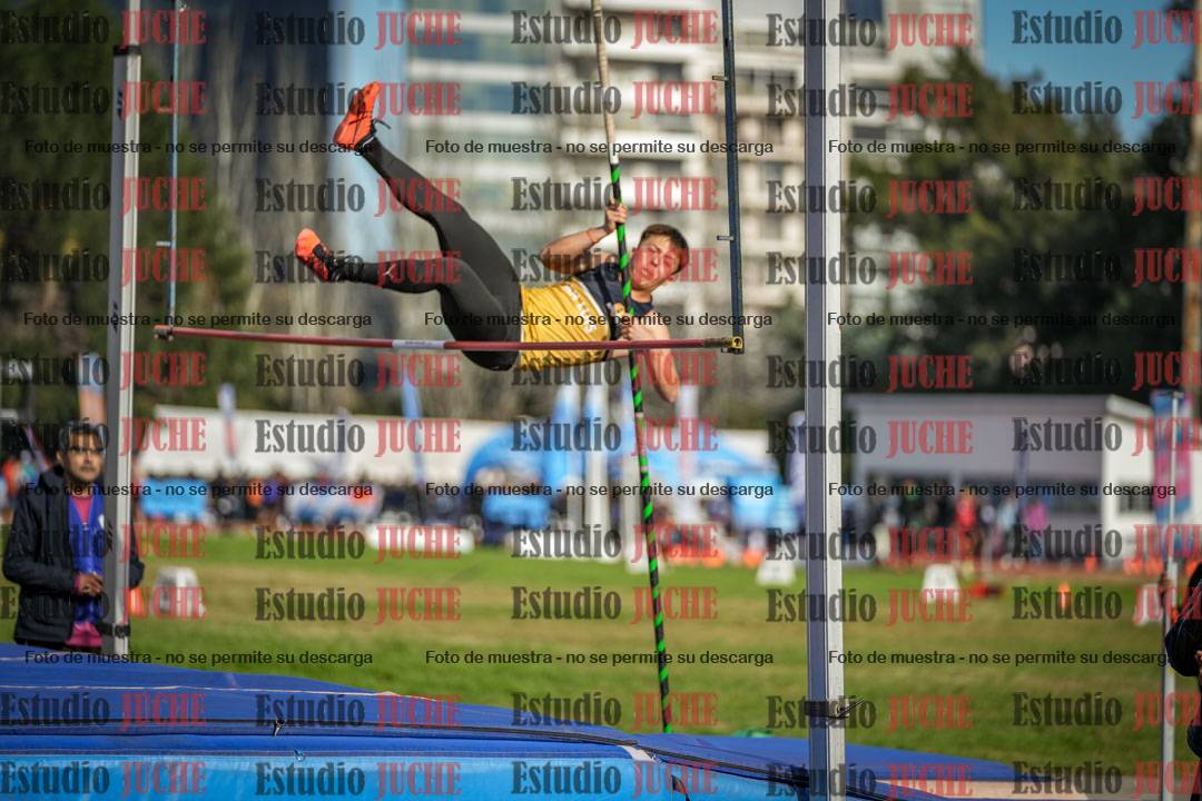 Fotos del salto con garrocha de varones - decatlón 8
