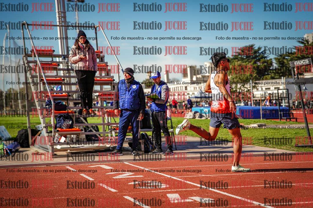 Fotos de los 800 m llanos de varones