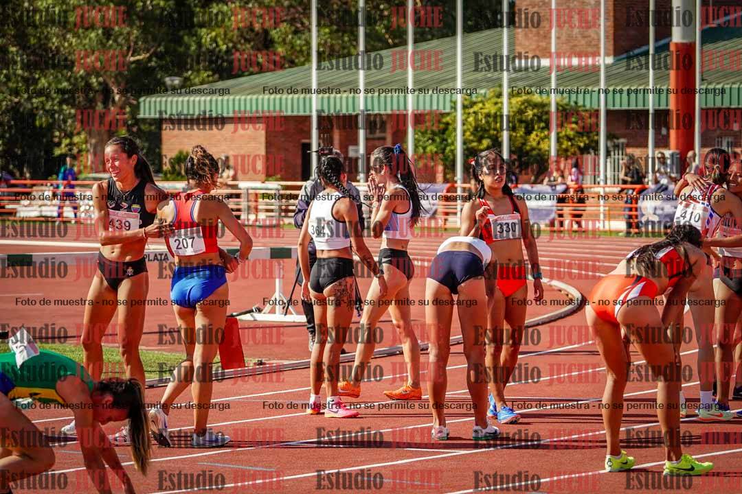 Fotos de algunos extras y podios del día 1